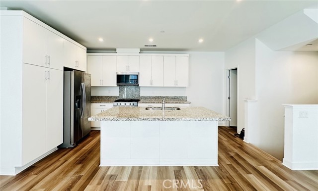 Property photo of 1527 W Cara DR