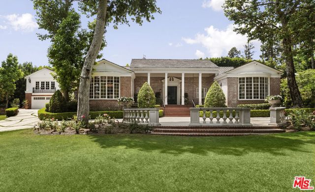 Property photo of 1001 N Crescent DR