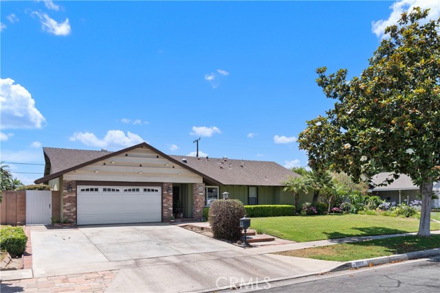 Property photo of 2816 E Alden PL