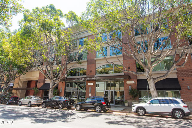 Property photo of 840 E Green ST