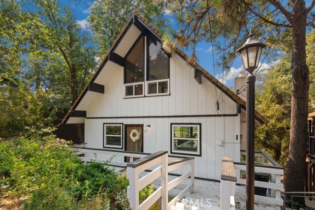 Property photo of 771 W Victoria CT