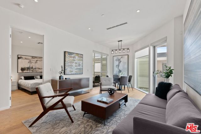 Property photo of 1030 N Kings RD