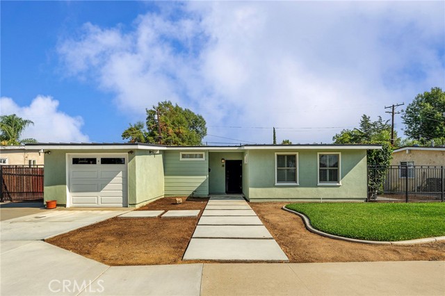 Property photo of 1908 E Walnut Creek PW
