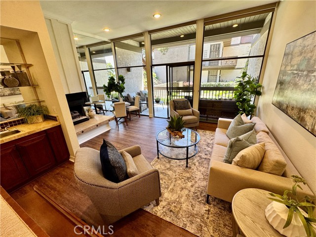 Photo of 5104 Marina Pacifica Dr