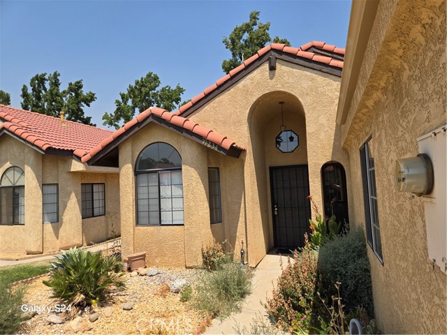 Property photo of 19234 Elm DR