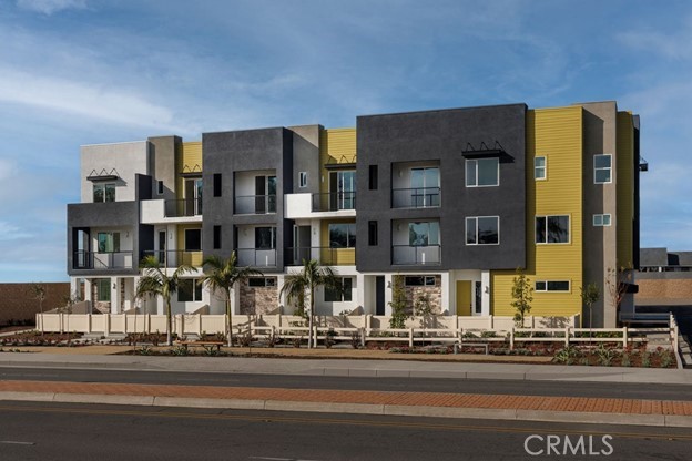 Property photo of 1095 N Harbor BL