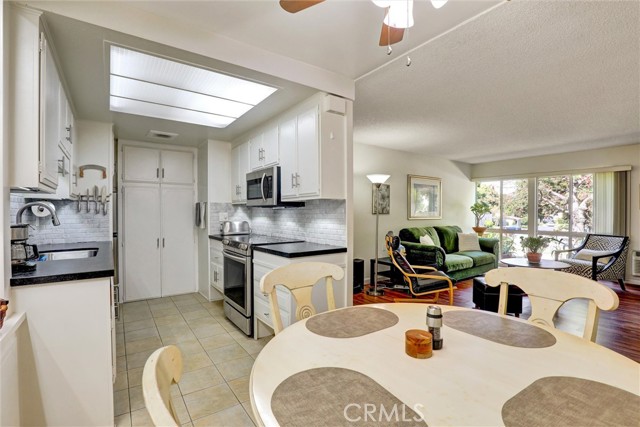 Property photo of 2276 Via Mariposa East