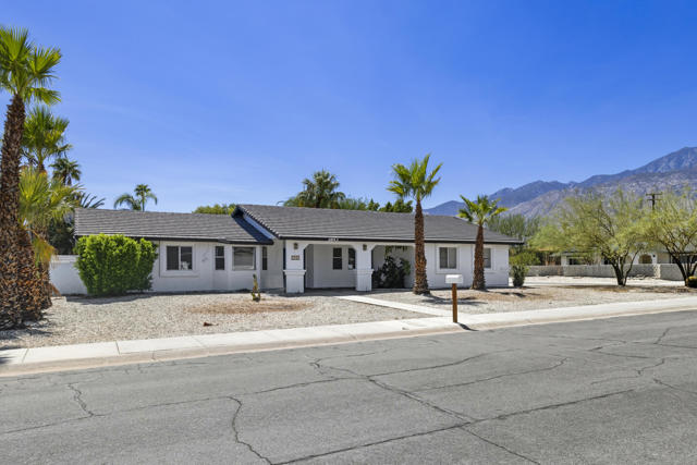 Property photo of 2643 E Venetia RD