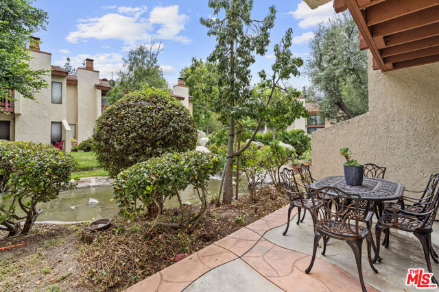 Property photo of 5720 Owensmouth AV