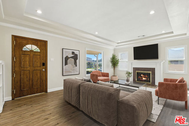 Photo of 237 W Kelso St