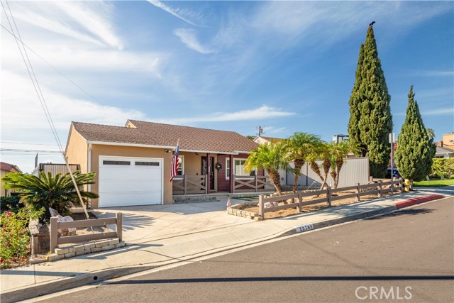 Property photo of 22709 Gaycrest AV