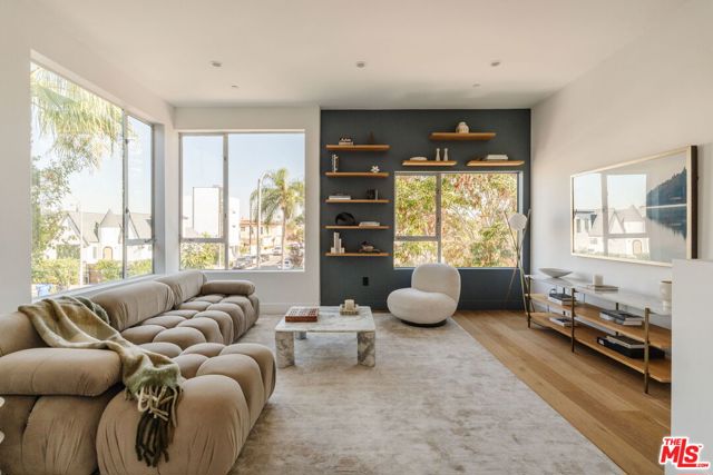 Property photo of 5036 W Pickford ST