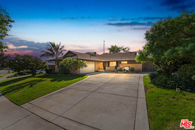 Property photo of 2430 W Cajon DR