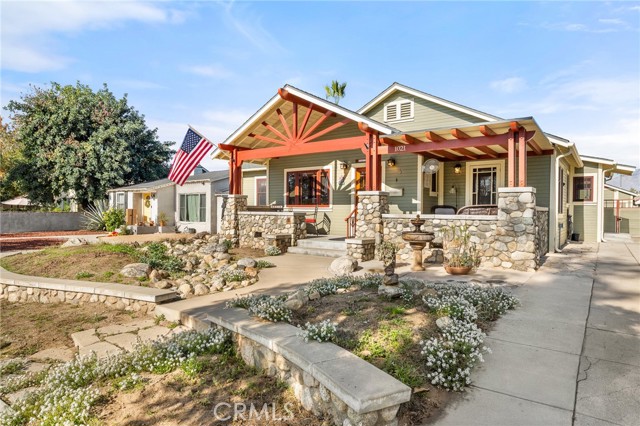 Photo of 1021 Campus Av