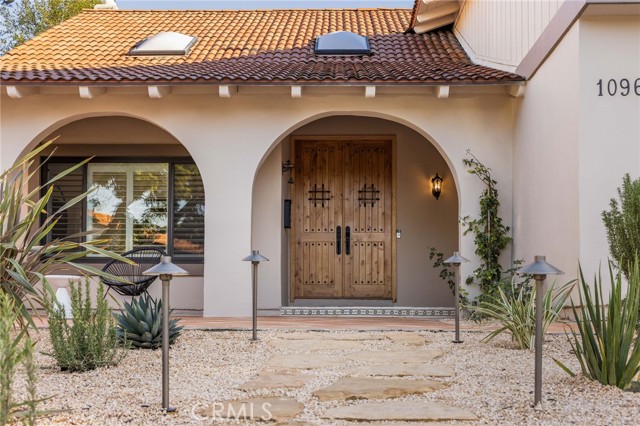 Property photo of 1096 Tulare