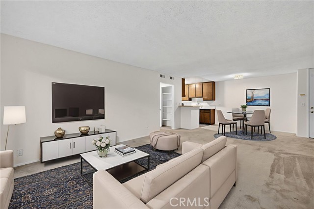 Property photo of 576 N Bellflower