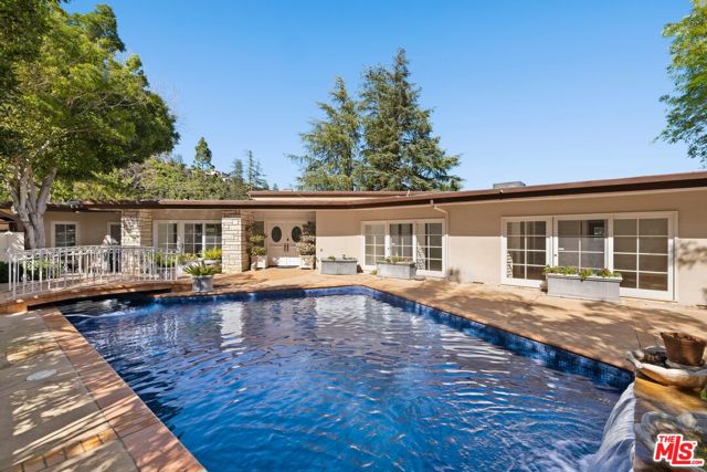 Property photo of 1743 Stone Canyon RD