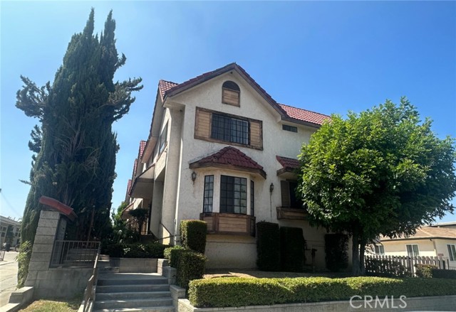 Property photo of 425 Pomelo AV