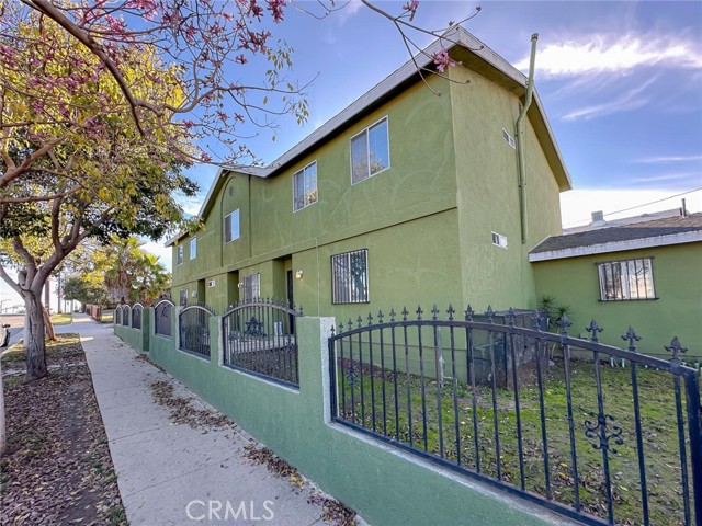 Property photo of 300 W 121st ST