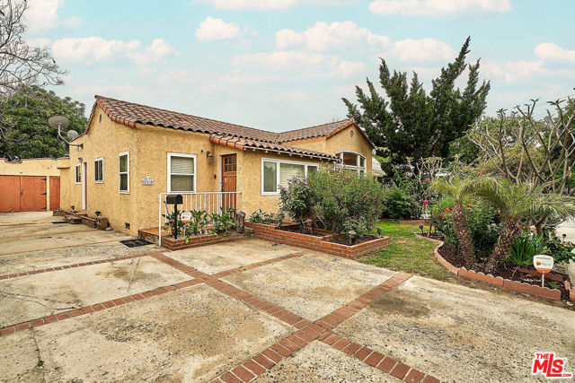 Property photo of 224 W Elmwood AV