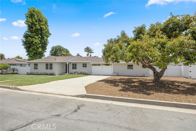 Property photo of 810 Linda AV