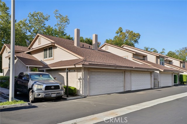 Property photo of 25231 Grovewood