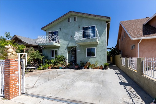 Property photo of 795 E 42nd PL