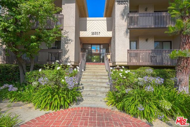 Property photo of 15207 Magnolia BL
