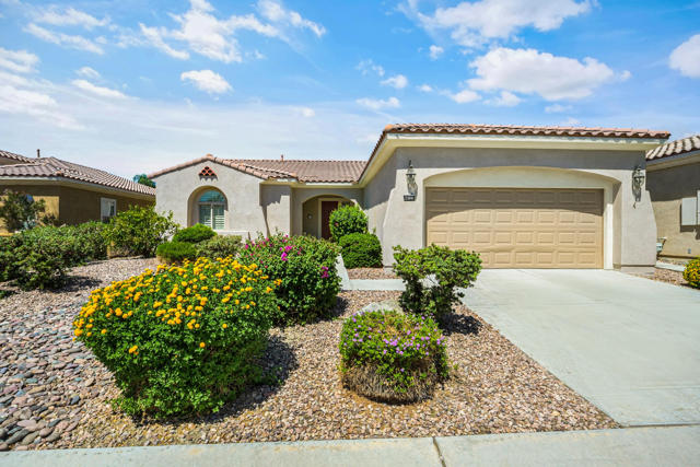 Property photo of 40125 Calle Ebano