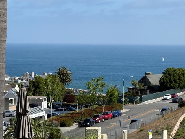 Property photo of 83 Palm Beach CT