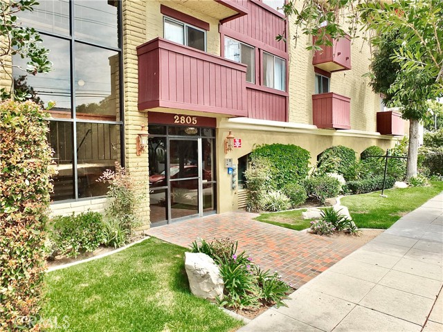 Property photo of 2805 E 3rd Street #10