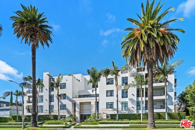 Property photo of 447 N Doheny DR