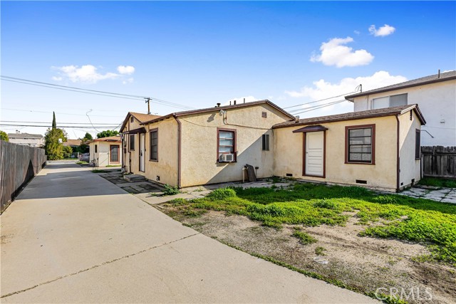 Property photo of 1957 Strathmore