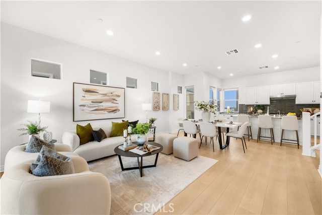 Photo of 779 Benchmark