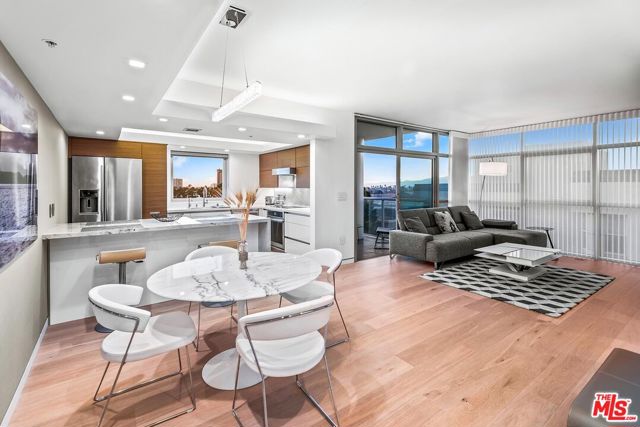 Property photo of 13700 Marina Pointe DR