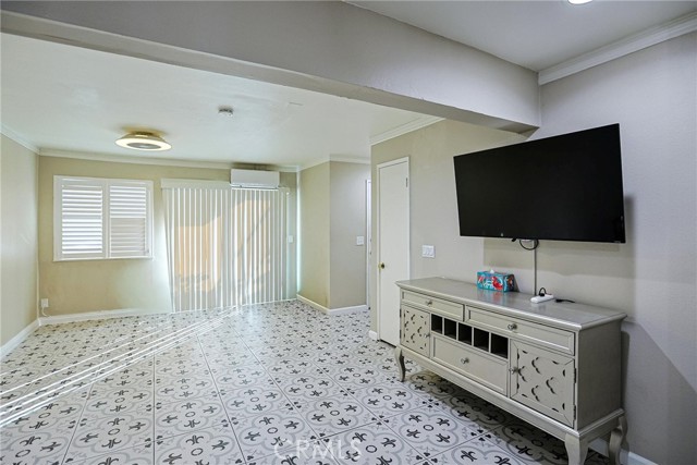 Property photo of 631 N Bristol