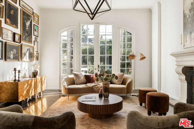 Property photo of 1737 N Stanley AV