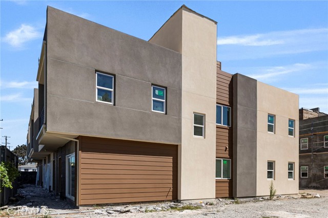 Property photo of 1014 W 223rd ST