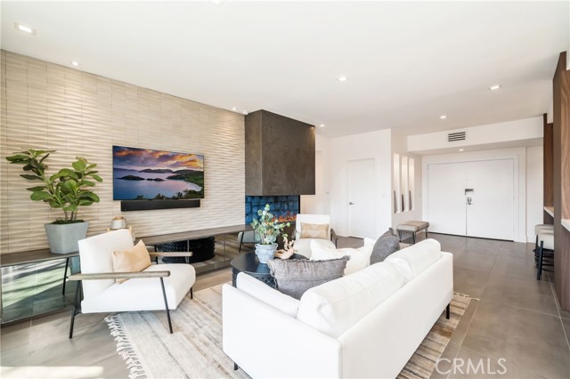 Property photo of 1223 Roxbury DR
