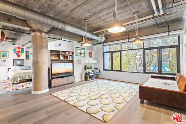 Property photo of 1100 S Grand AV