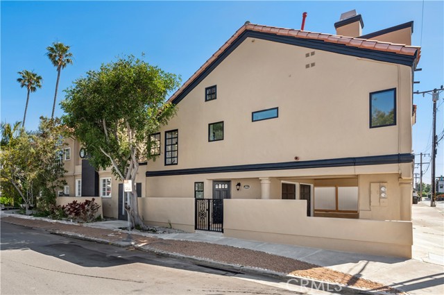 Property photo of 441 Goldenrod AV