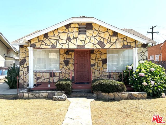 Property photo of 1706 W 65th PL