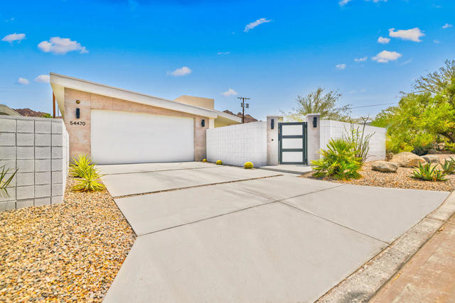 Property photo of 54470 Avenida Diaz