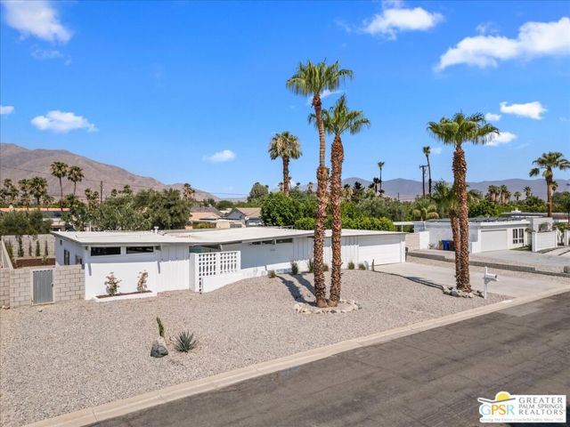 Property photo of 2223 N Magnolia RD