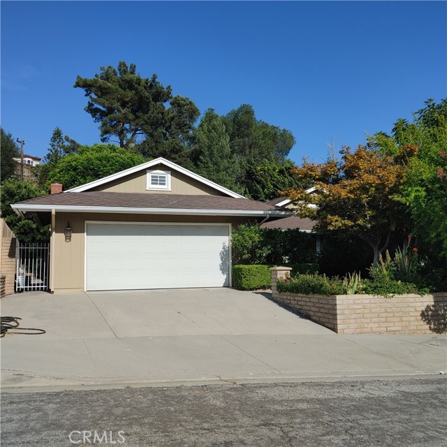 Property photo of 2552 Fontezuela DR