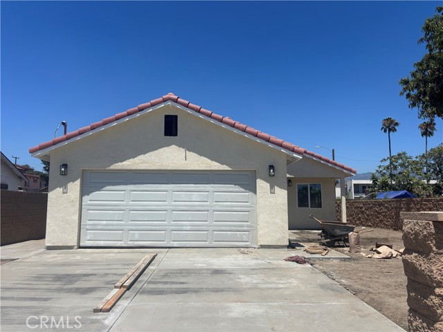 Property photo of 1464 N W 6th St DR