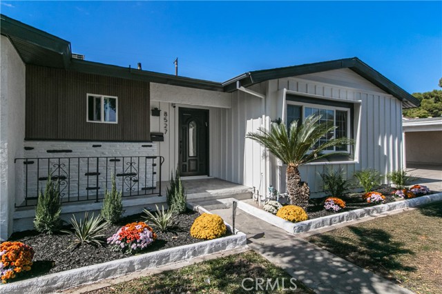 Property photo of 8527 Casaba AV