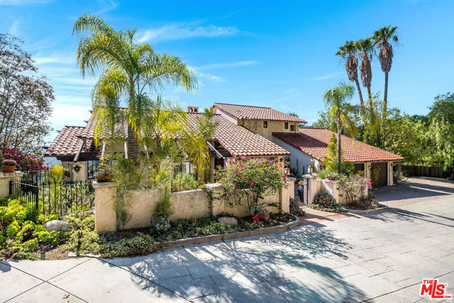 Photo of 1382 Edgehill Pl