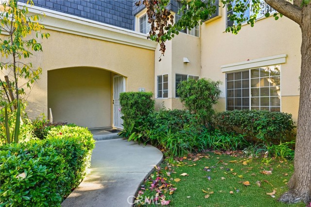 Property photo of 19208 Hamlin ST