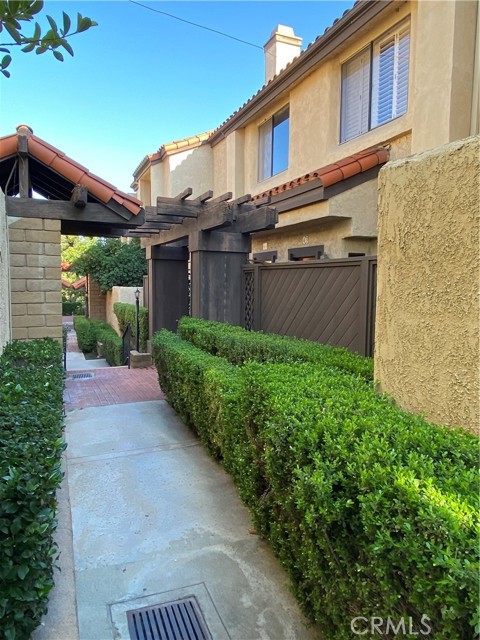 Property photo of 427 E. Mission RD